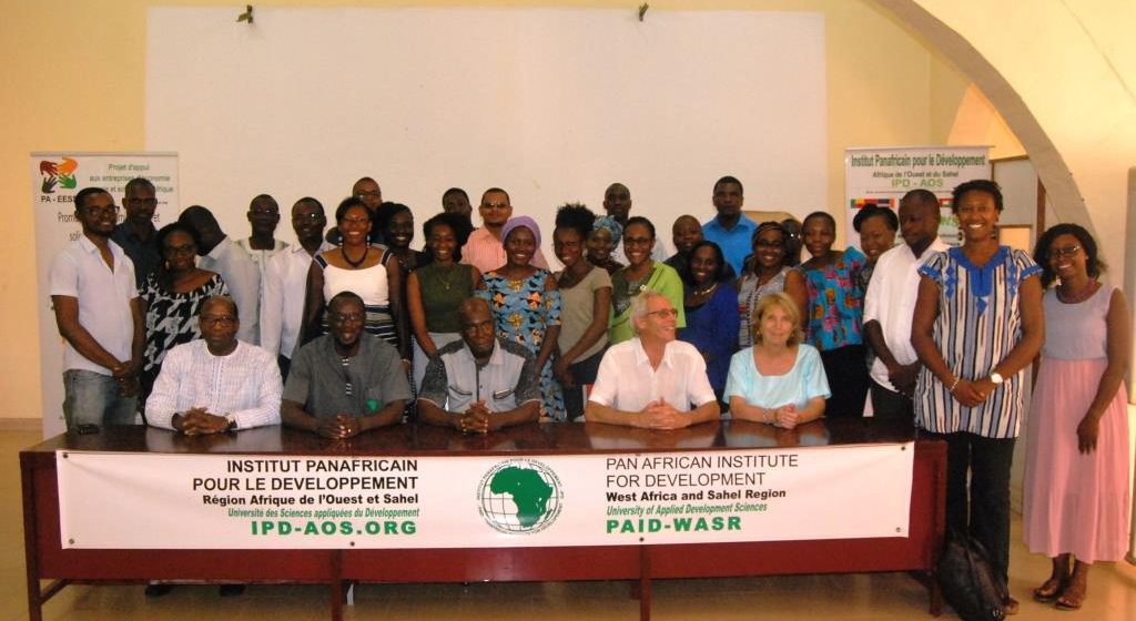 CAMEROUN – INSTITUT PANAFRICAIN DU DÉVELOPPEMENT : 40 NOUVEAUX ARTISANS ÉLECTRICIENS VONT TUTOYER LE MONDE DE L’EMPLOI ET DE L’ENTREPRENEURIAT.